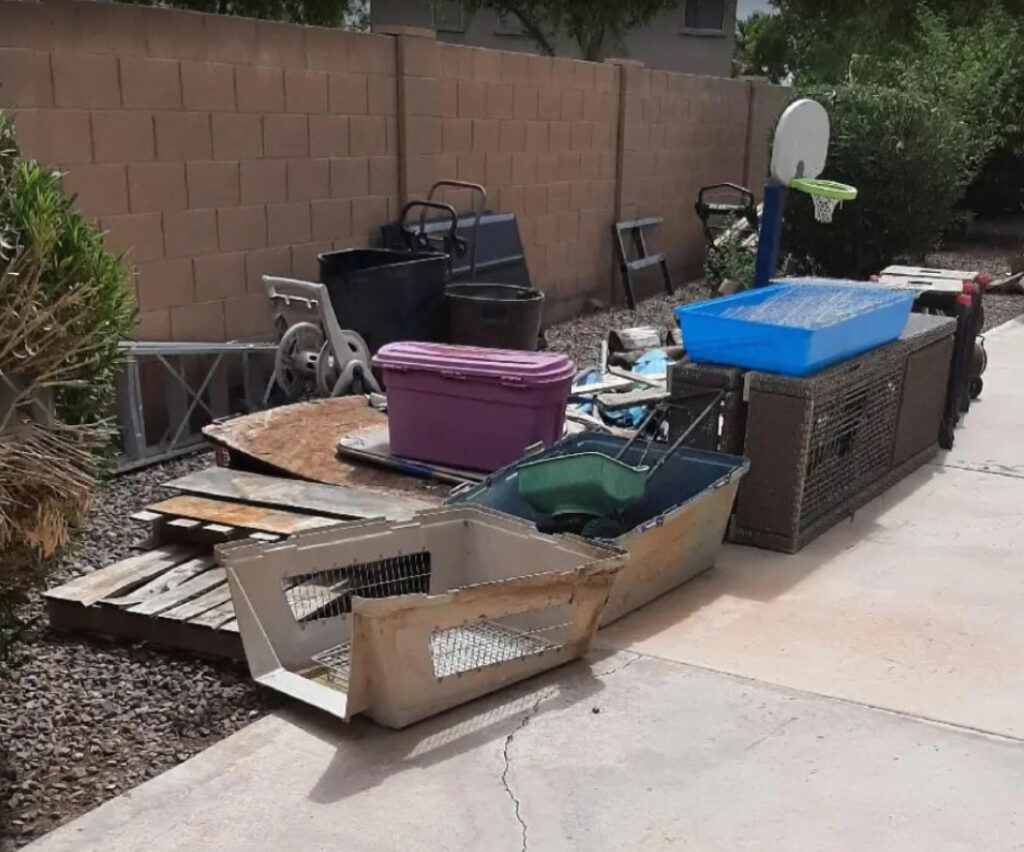 junk hauling from sideyard in Queen Creek.